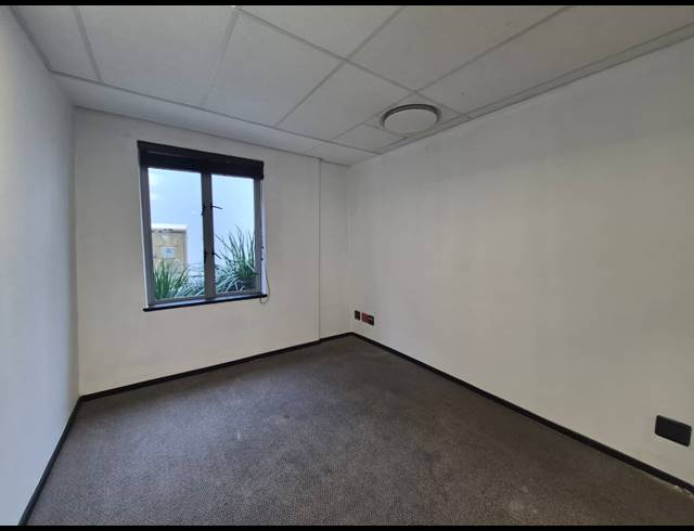 1,066M² OFFICE TO LET IN SANDTON CENTRAL
